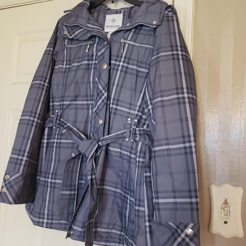 Ladies trench style hooded jacket​​ raincoat Size XL many pockets